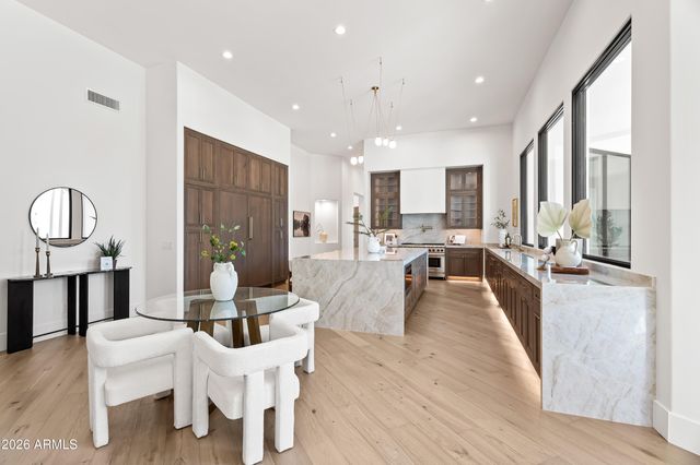 7180 E BELMONT Avenue, Paradise Valley, AZ 85253