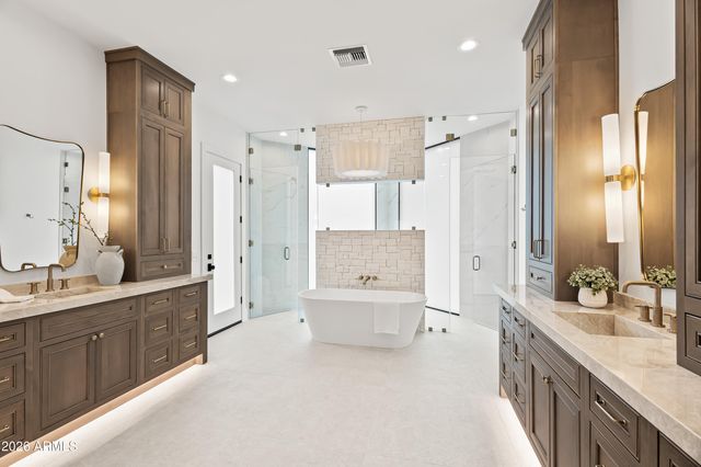 7180 E BELMONT Avenue, Paradise Valley, AZ 85253