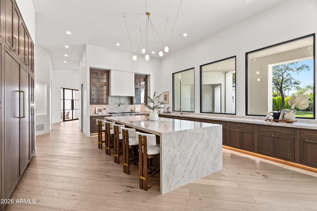 7180 E BELMONT Avenue, Paradise Valley, AZ 85253