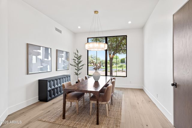 7180 E BELMONT Avenue, Paradise Valley, AZ 85253