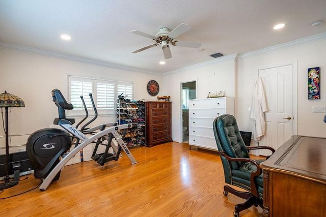 2317 NE 28th Court, Lighthouse Point, FL 33064