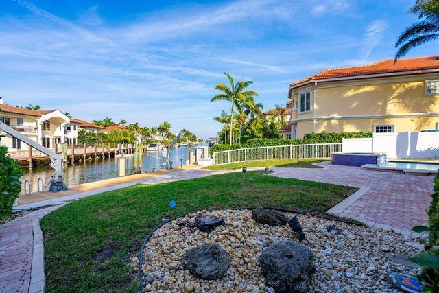 2317 NE 28th Court, Lighthouse Point, FL 33064
