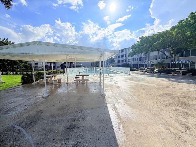 1680 NE 191st St 105-2, Miami, FL 33179