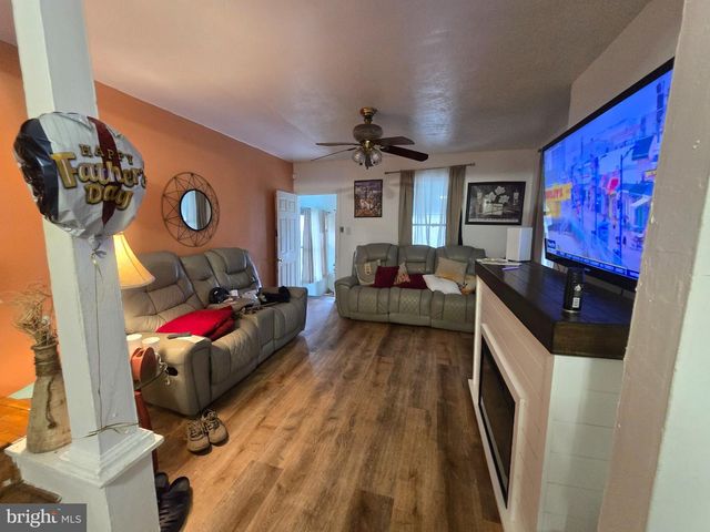 6113 N LAMBERT ST, Philadelphia, PA 19138