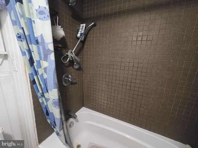 6113 N LAMBERT ST, Philadelphia, PA 19138