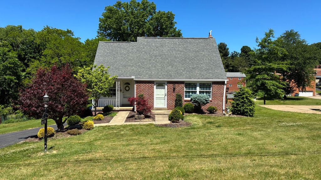 419 Parkridge DRIVE, Bethel Park, PA 15102