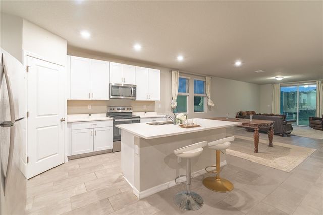 3303 ASHER MOON LANE, Zephyrhills, FL 33540
