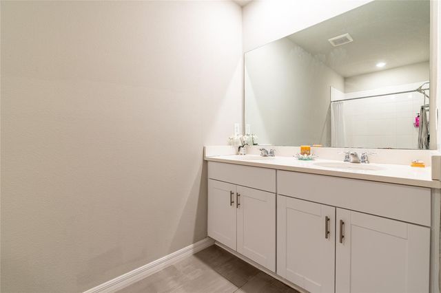 3303 ASHER MOON LANE, Zephyrhills, FL 33540