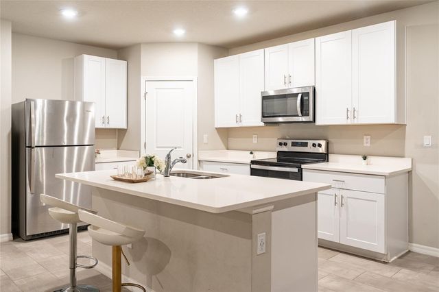 3303 ASHER MOON LANE, Zephyrhills, FL 33540