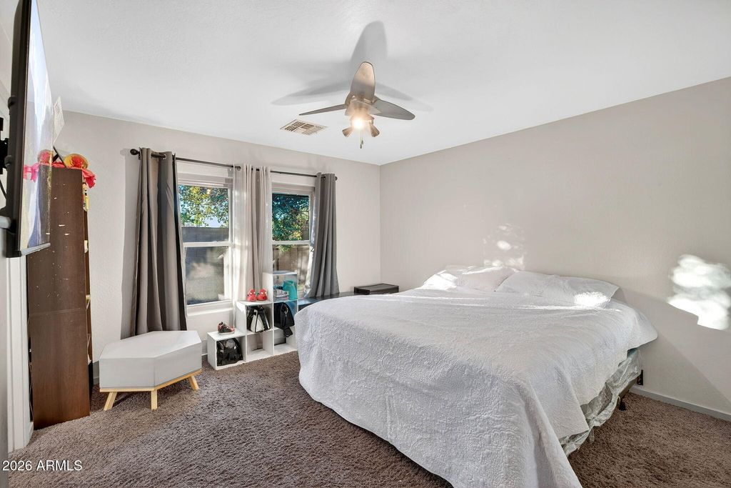 Image 11 of property listing at 7612 S 64TH Lane, Laveen, AZ 85339