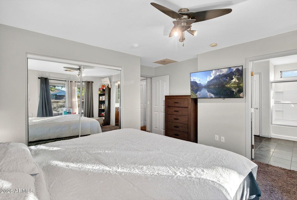 Image 13 of property listing at 7612 S 64TH Lane, Laveen, AZ 85339