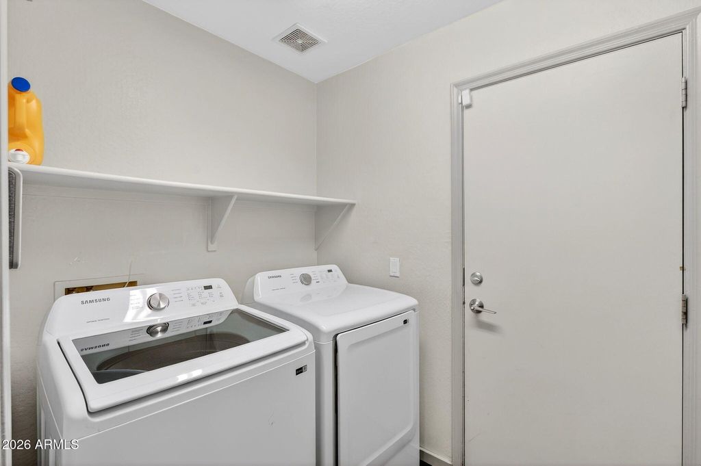 Image 21 of property listing at 7612 S 64TH Lane, Laveen, AZ 85339