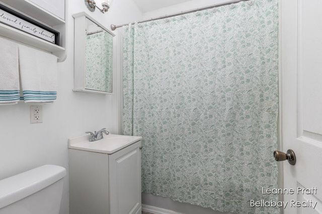 416 N Wilson Avenue, Kalamazoo, MI 49004