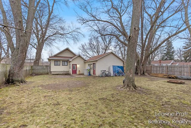 416 N Wilson Avenue, Kalamazoo, MI 49004