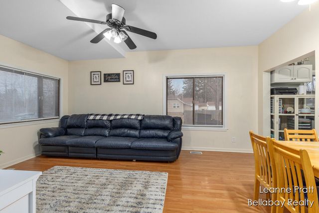 416 N Wilson Avenue, Kalamazoo, MI 49004