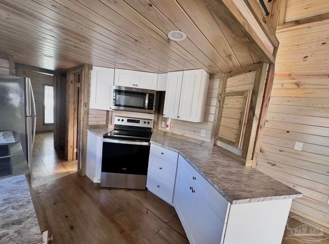 9437 Gulf Beach Hwy, Pensacola, FL 32507