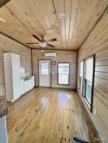 9437 Gulf Beach Hwy, Pensacola, FL 32507