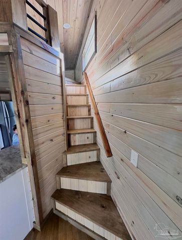 9437 Gulf Beach Hwy, Pensacola, FL 32507