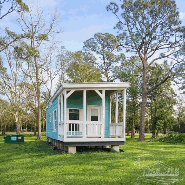 9437 Gulf Beach Hwy, Pensacola, FL 32507