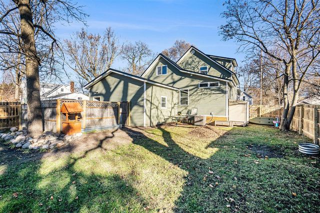 215 S Division Avenue, Fremont, MI 49412