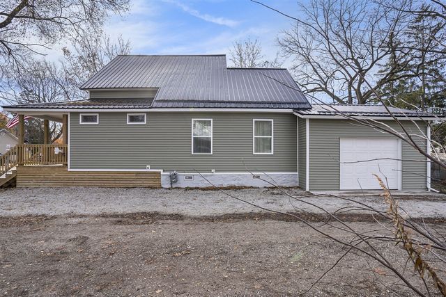 215 S Division Avenue, Fremont, MI 49412