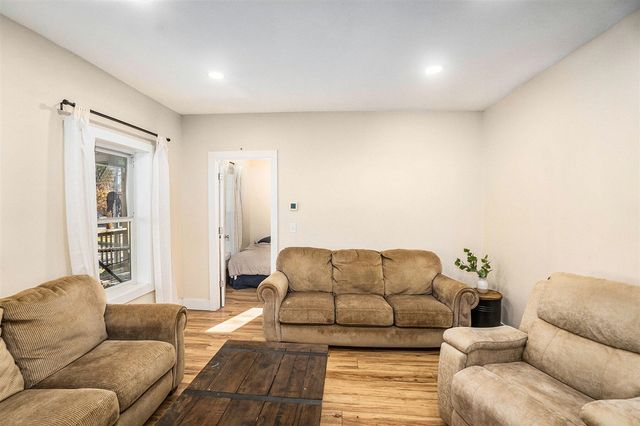 215 S Division Avenue, Fremont, MI 49412