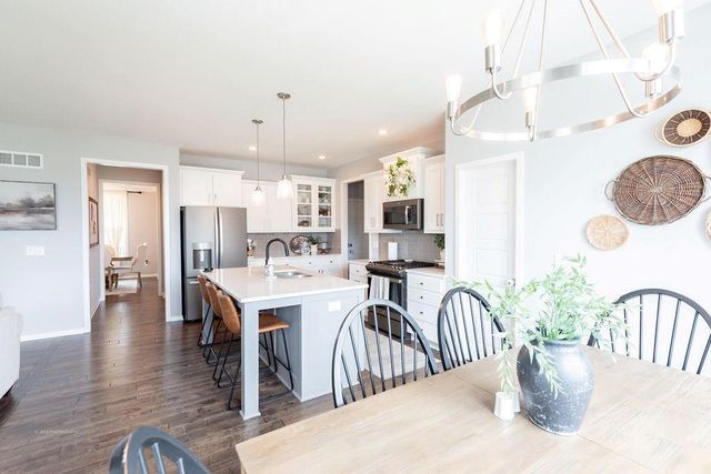 17647 W 163rd Terrace, Olathe, KS 66062