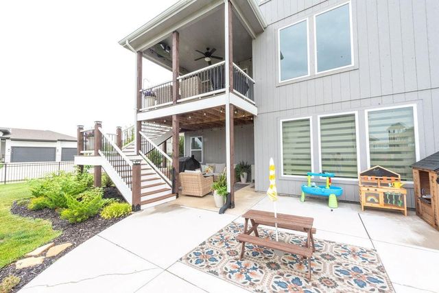 17647 W 163rd Terrace, Olathe, KS 66062