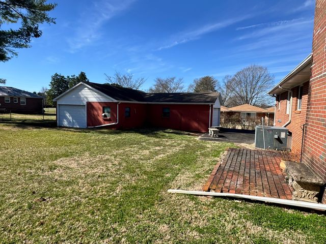 205 Mary Sharp Dr, Decherd, TN 37324