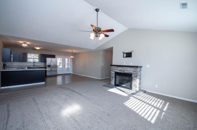 1481 S DANIEL BOONE BLVD, Columbia, MO 65201