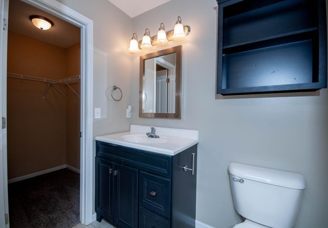 1481 S DANIEL BOONE BLVD, Columbia, MO 65201