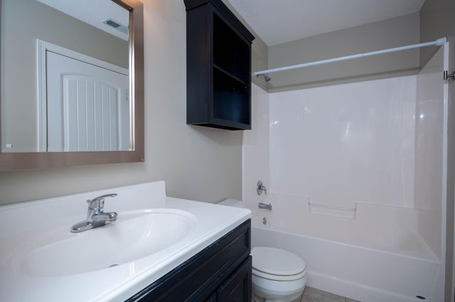 1481 S DANIEL BOONE BLVD, Columbia, MO 65201