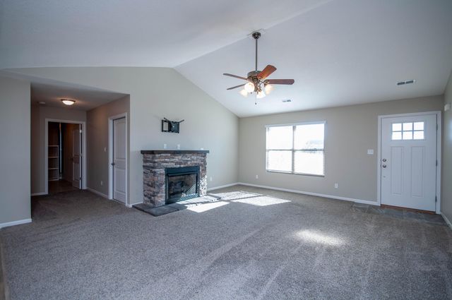 1481 S DANIEL BOONE BLVD, Columbia, MO 65201