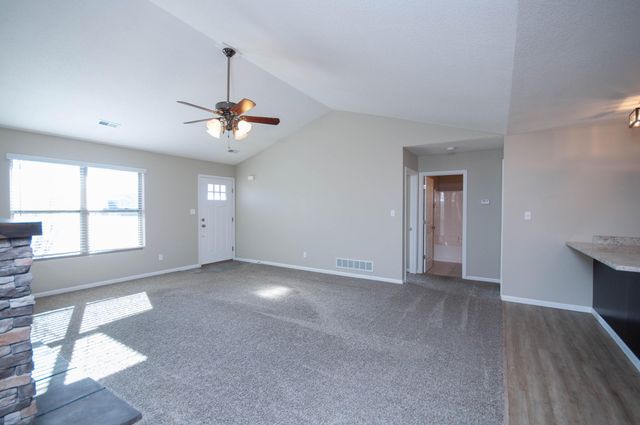 1481 S DANIEL BOONE BLVD, Columbia, MO 65201