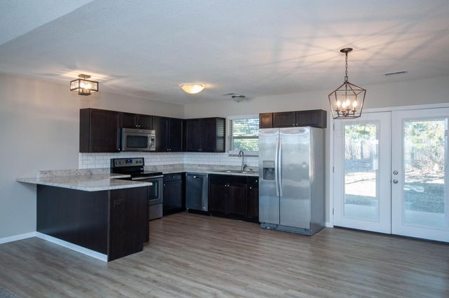 1481 S DANIEL BOONE BLVD, Columbia, MO 65201