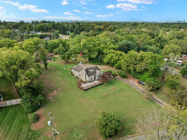 2325 Selma Ave, Nashville, TN 37214