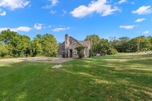 2325 Selma Ave, Nashville, TN 37214