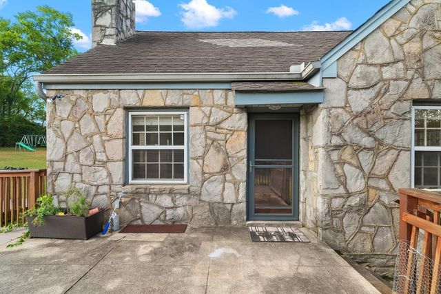 2325 Selma Ave, Nashville, TN 37214