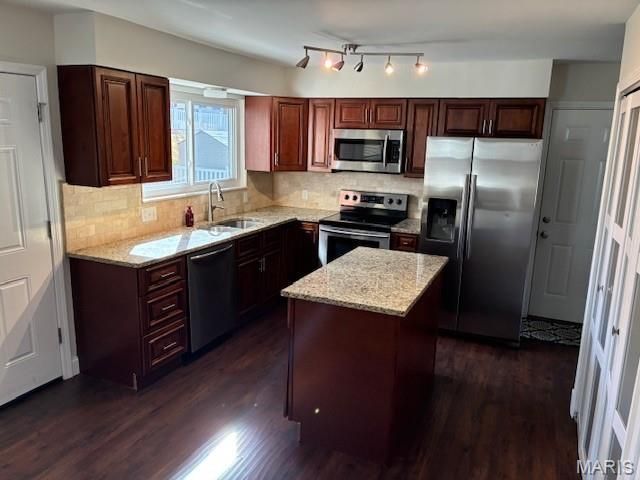 1152 Carrington Drive, St Peters, MO 63376