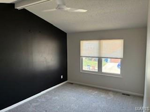 1152 Carrington Drive, St Peters, MO 63376