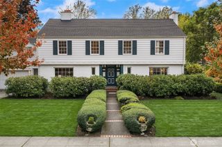 5525 NE Penrith Road, Seattle, WA 98105