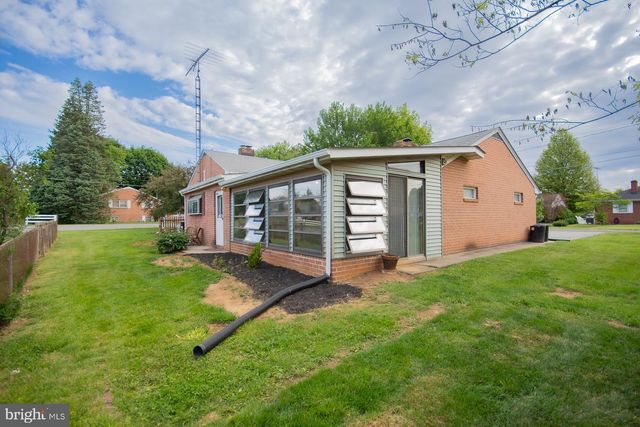 508 EDGEMONT TER, Martinsburg, WV 25401