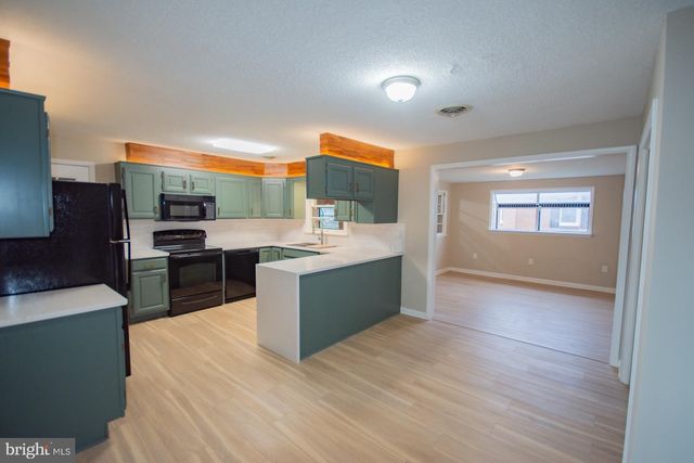 508 EDGEMONT TER, Martinsburg, WV 25401