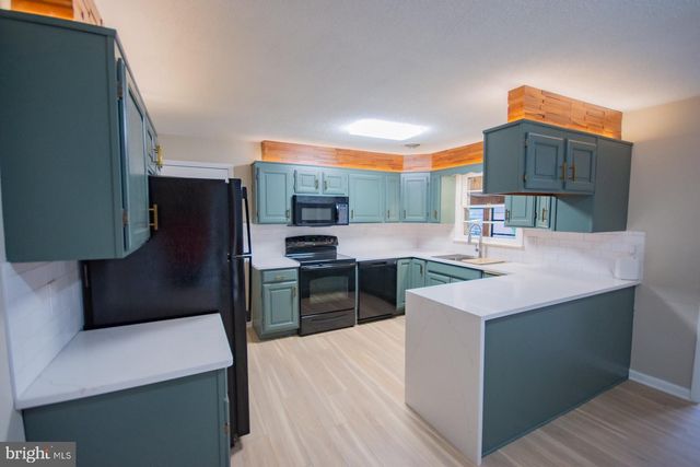 508 EDGEMONT TER, Martinsburg, WV 25401