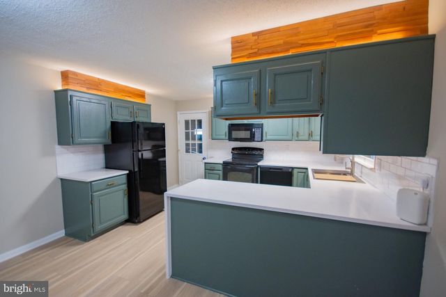508 EDGEMONT TER, Martinsburg, WV 25401