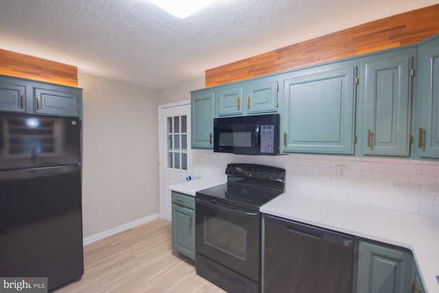 508 EDGEMONT TER, Martinsburg, WV 25401