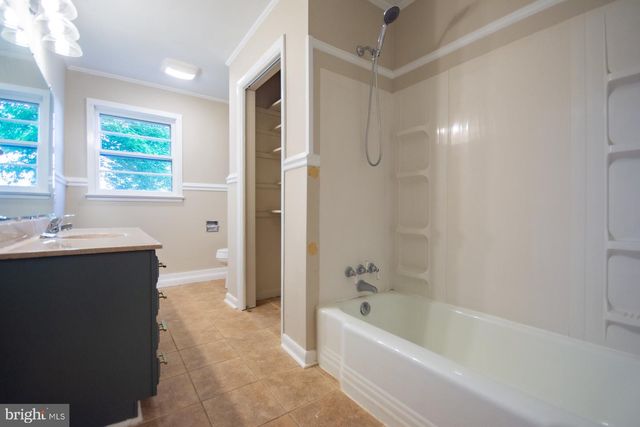508 EDGEMONT TER, Martinsburg, WV 25401