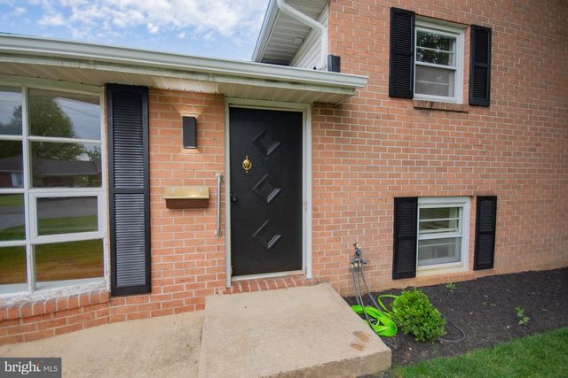 508 EDGEMONT TER, Martinsburg, WV 25401