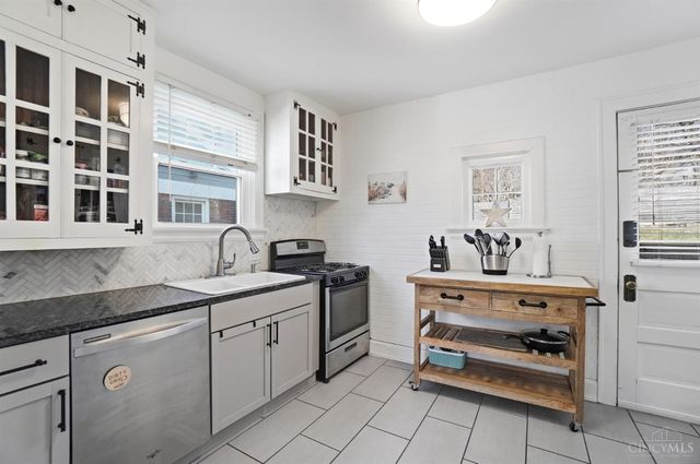 3110 Kinmont Street, Cincinnati, OH 45208