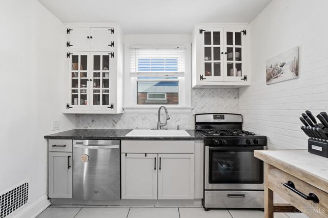 3110 Kinmont Street, Cincinnati, OH 45208